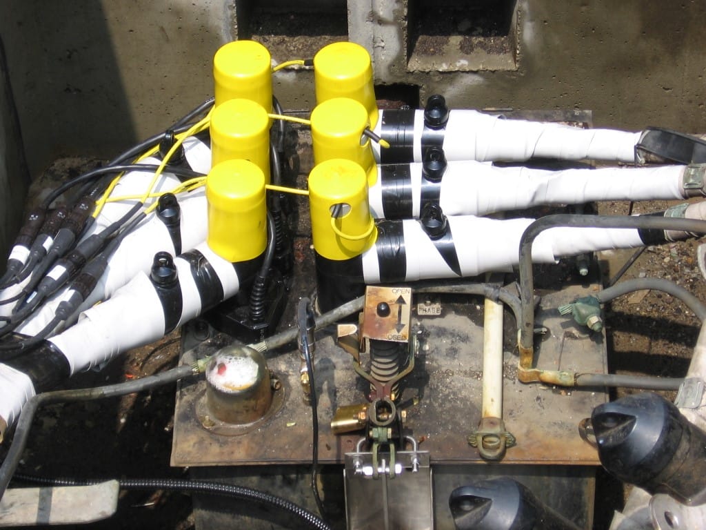 04 900-VaultSwitch-03